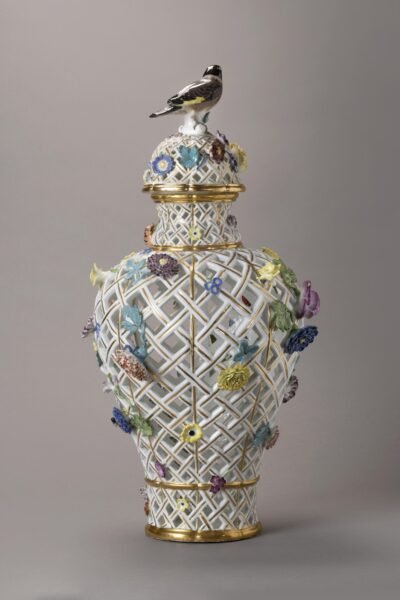 Meissen vase reverse